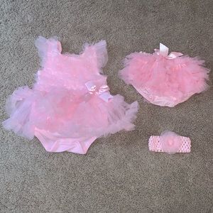 3 Piece Adorable Baby Girl Ruffle outfits